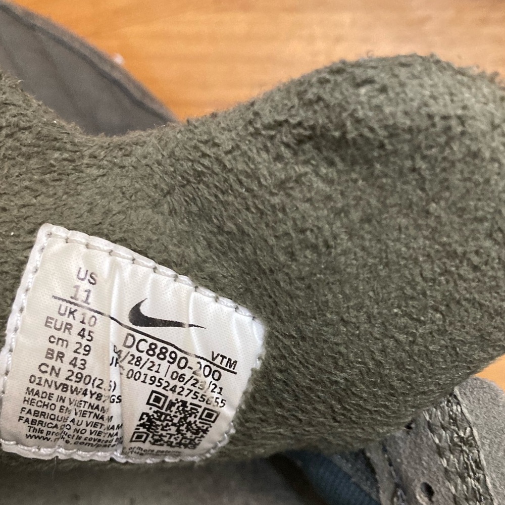 Nike toasty sneakers size 11 - Picture 8 of 9